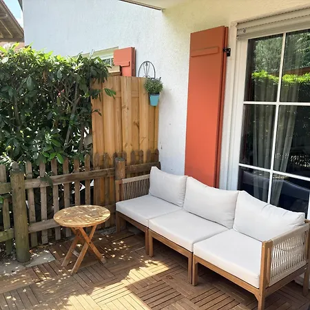 Happy Trails, Cosy One Garten 奥伯劳